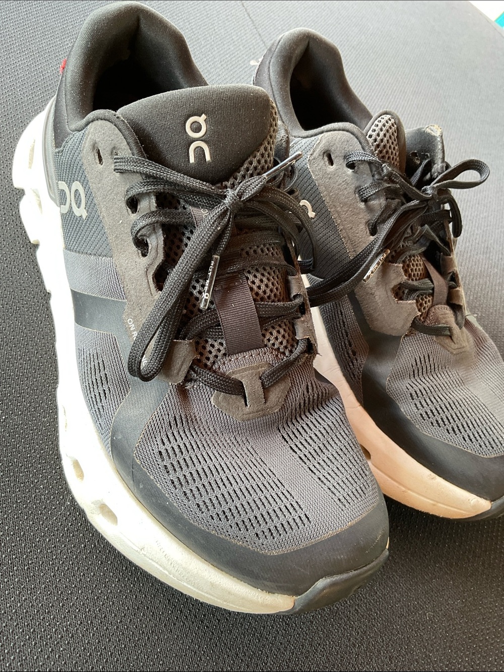 On Cloud Running women’s swift Running Shoes - Black and White, women’s 9 - Picture 3 of 11